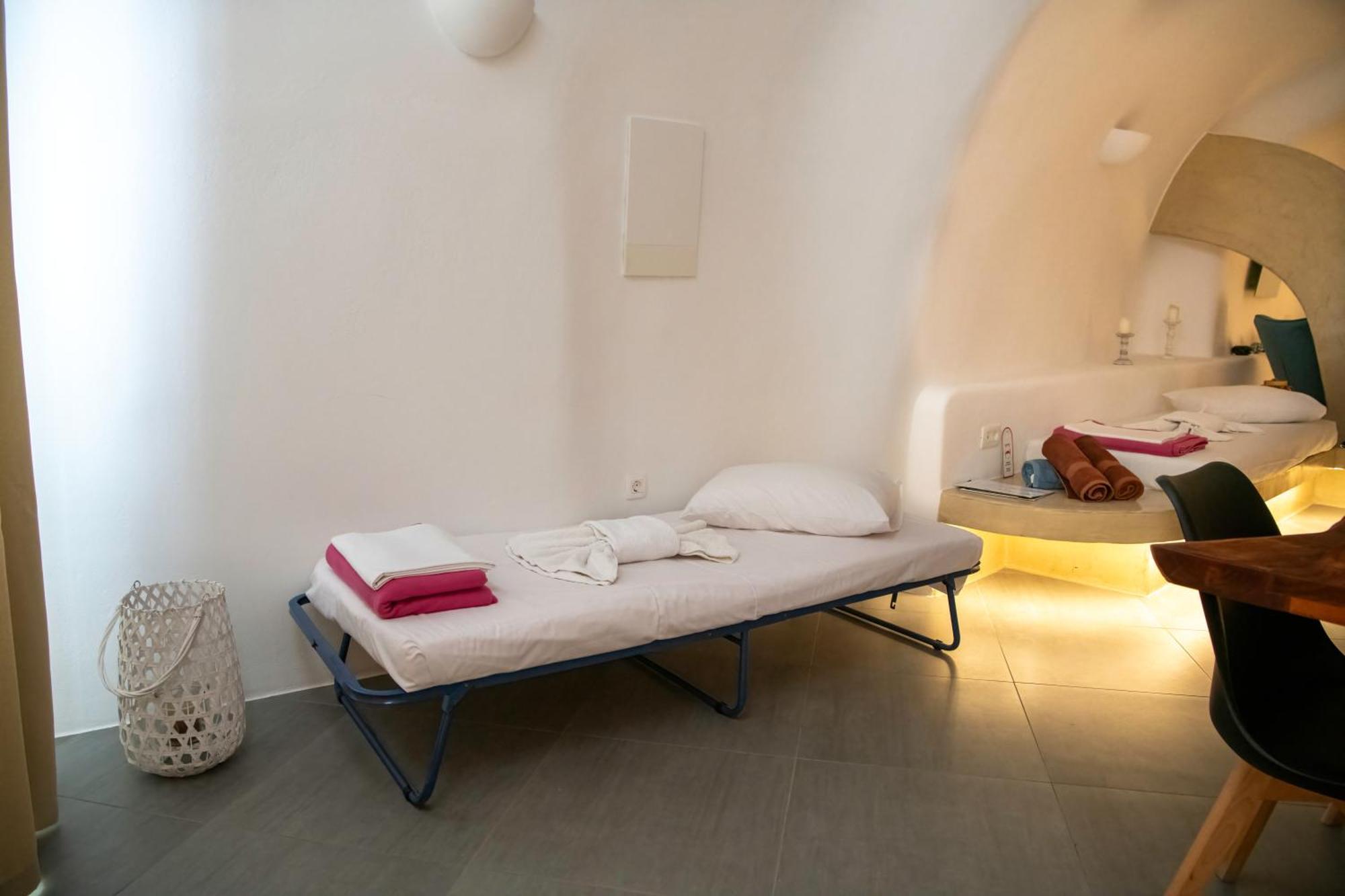 Luxe Efis Home Sea View 4 Villas & 4 Prive Jacuzzi 易莫洛林 外观 照片